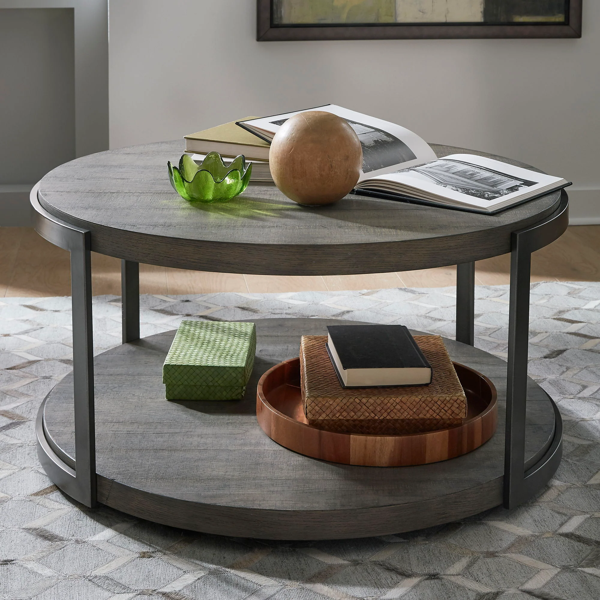 Modern View – Round Table