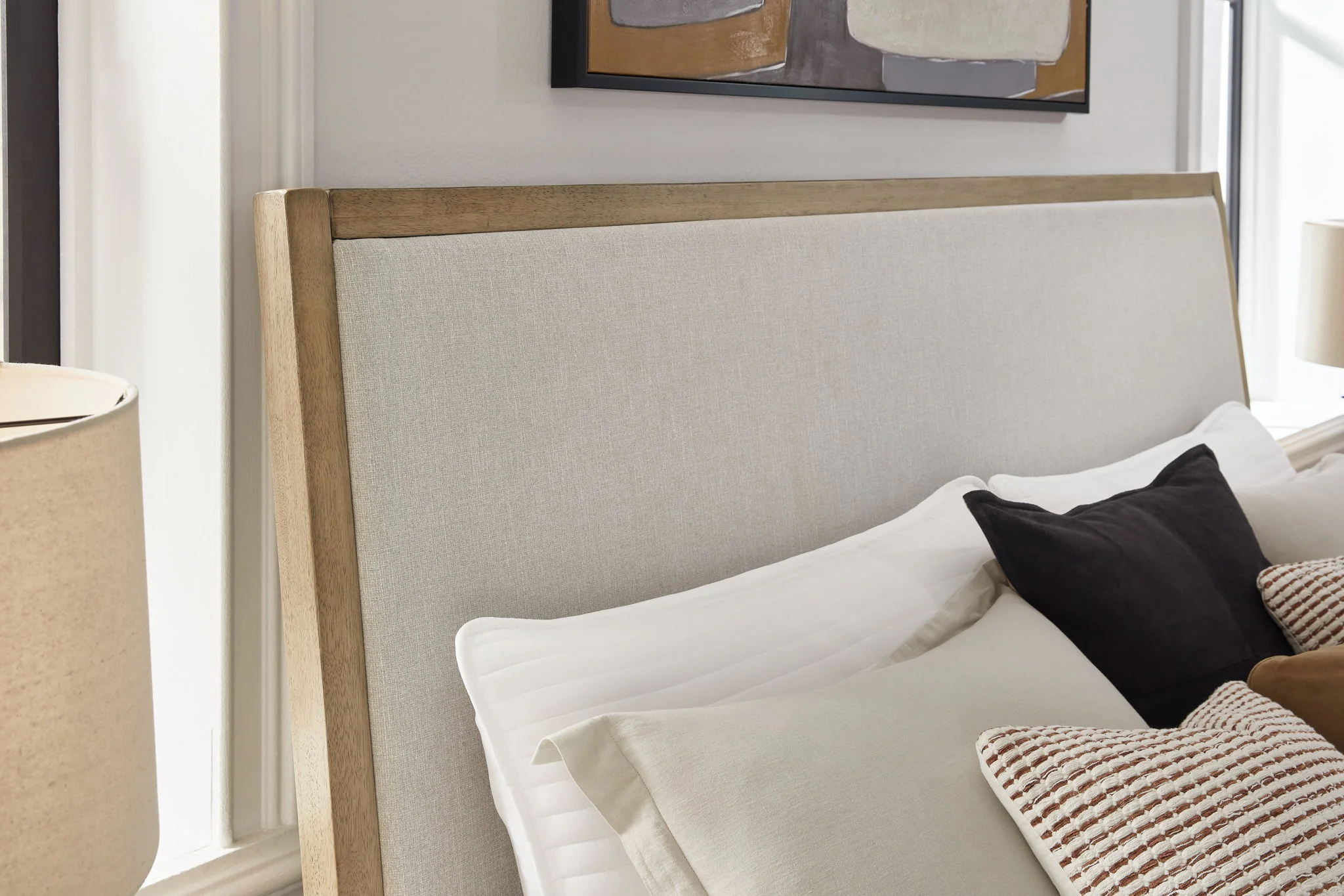 Tomtyn - Upholstered Bed - Image 2