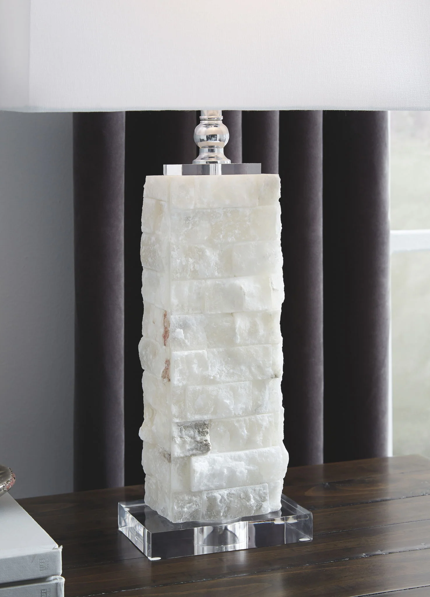 Malise - Alabaster Table Lamp  - White - Image 2