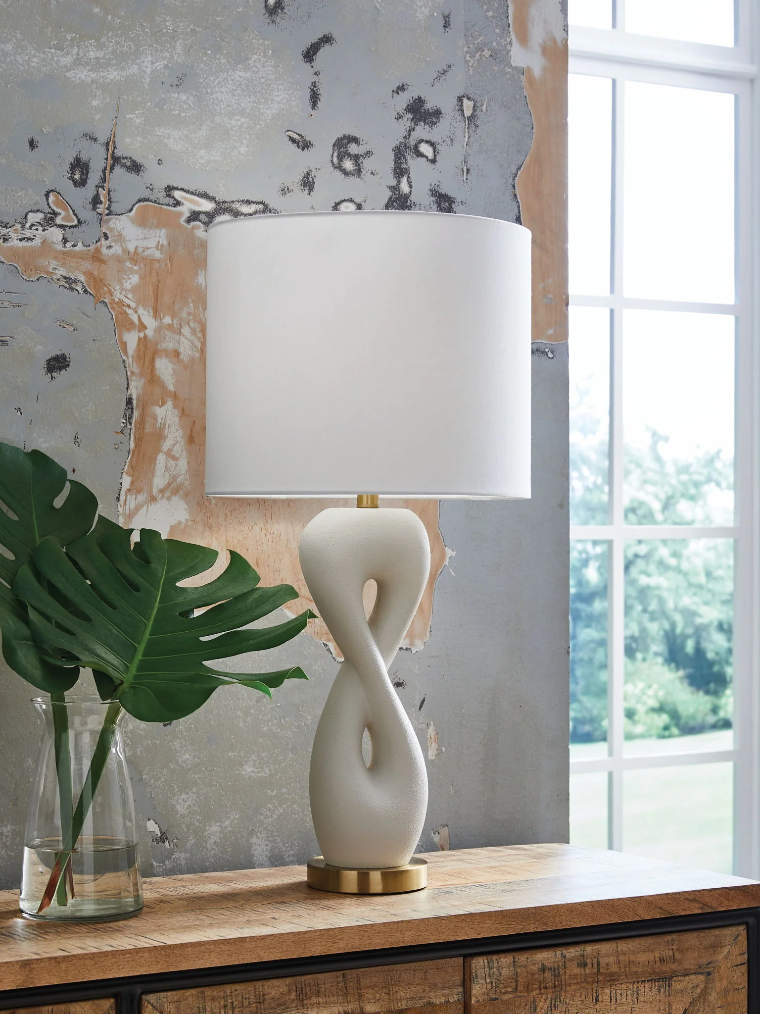 Judrich - Poly Table Lamp - White / Gold Finish - Image 2