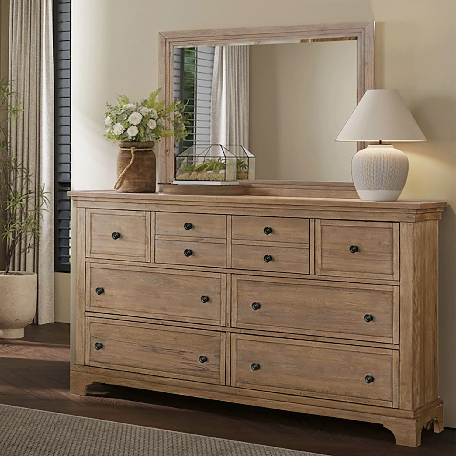 Haven Hills – Dresser