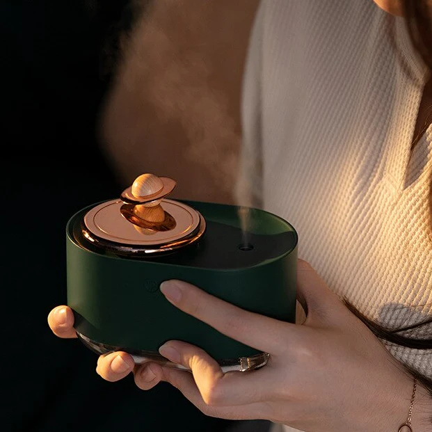 Rotating Planet Space USB Humidifier - Image 1
