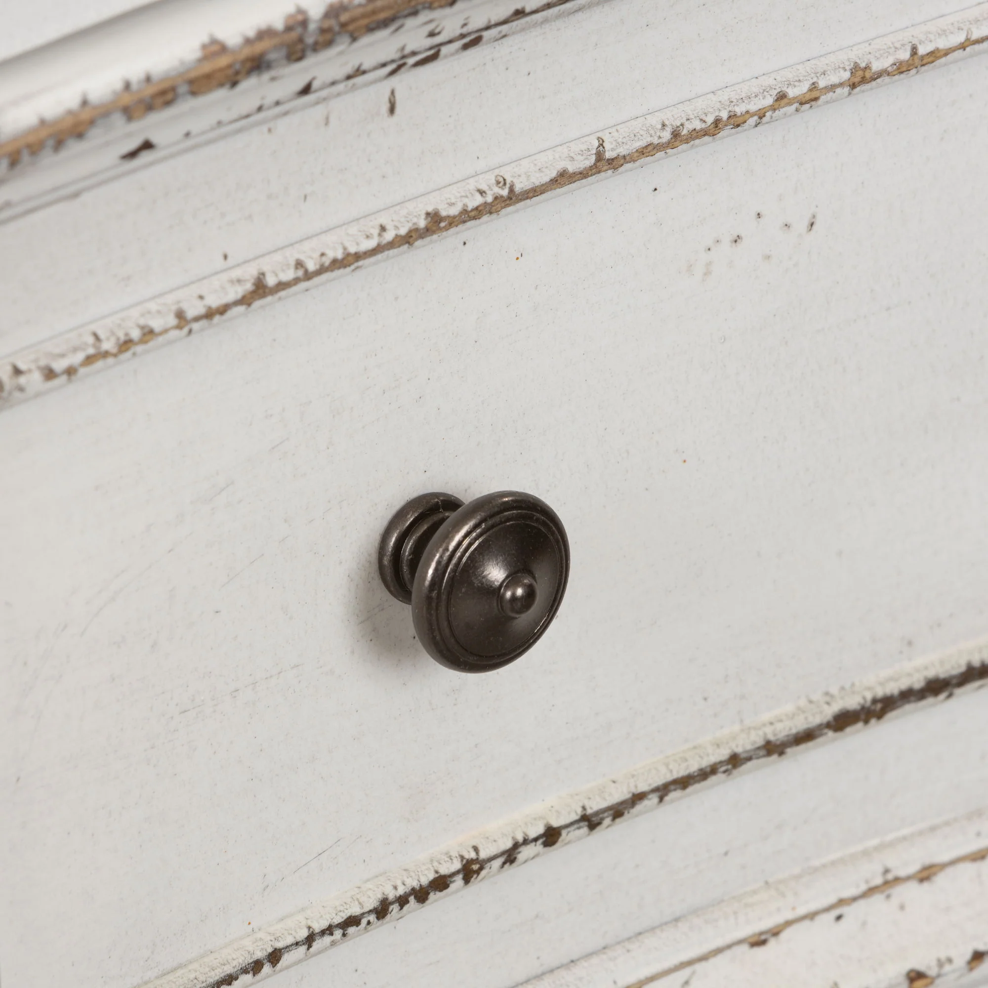 Magnolia Manor - 9 Drawer Dresser - Antique White - Image 3