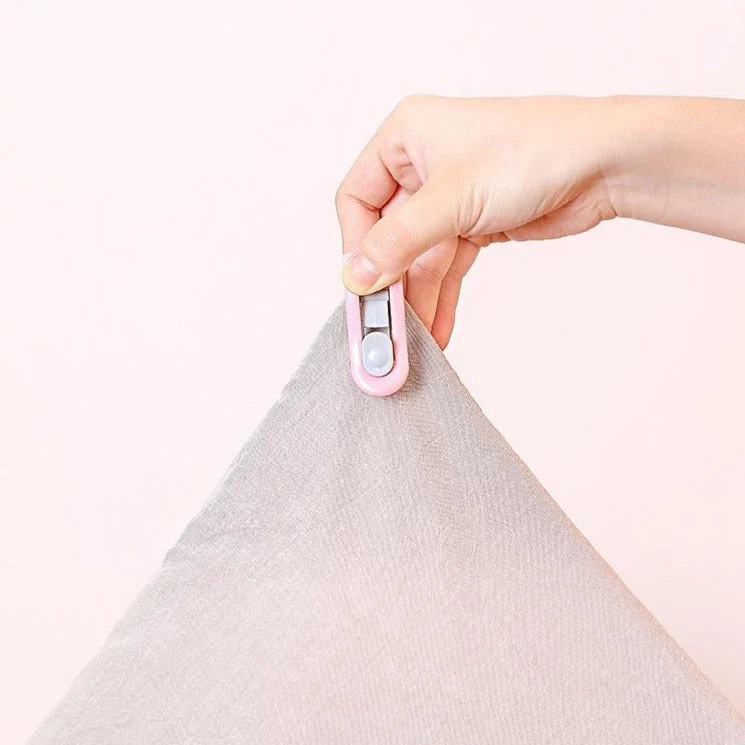 Non-slip Duvet Holder Clip Set - Image 3