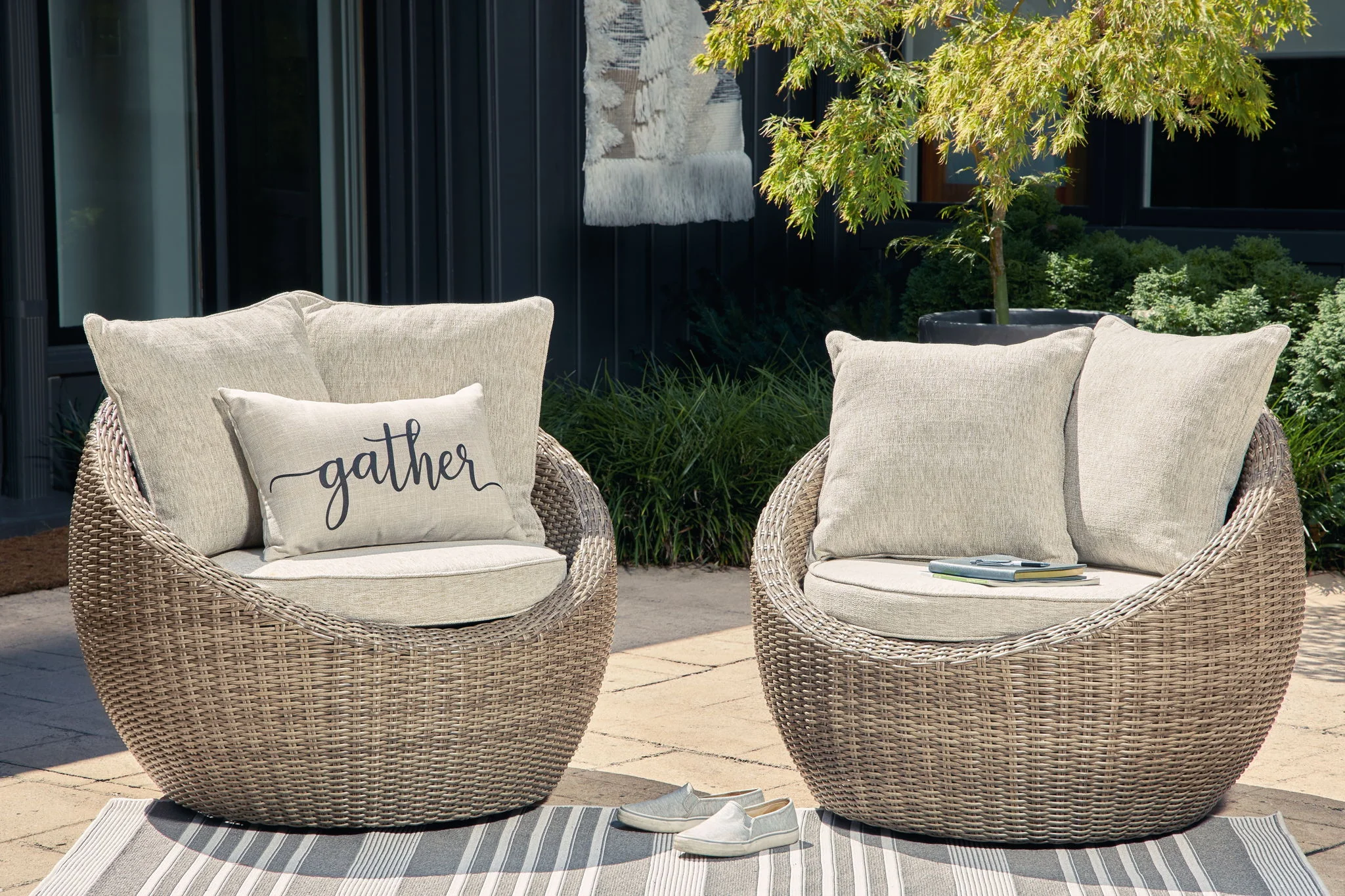 Danson - Swivel Lounge With Cushion - Image 2