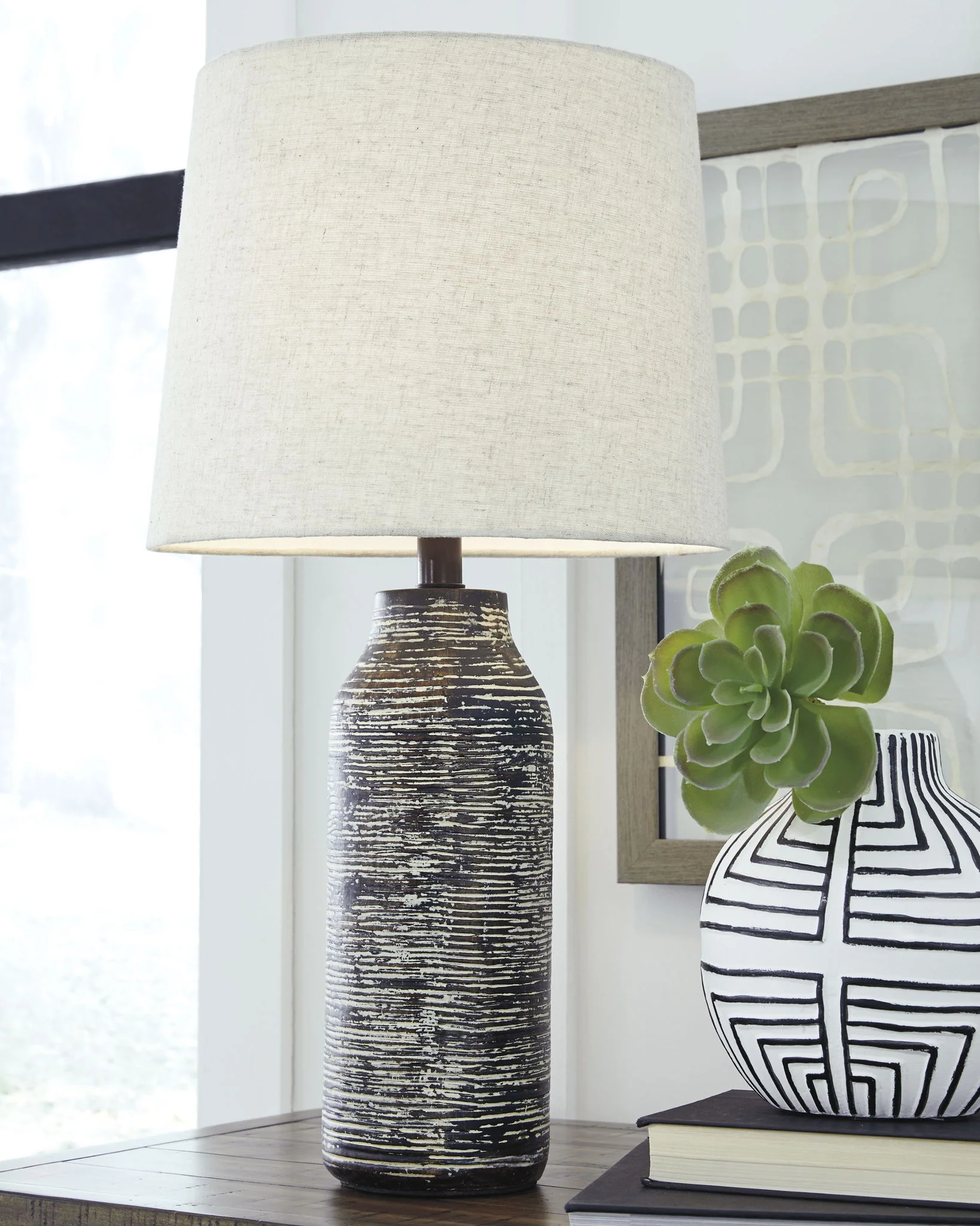 Mahima - Table Lamp - Image 3