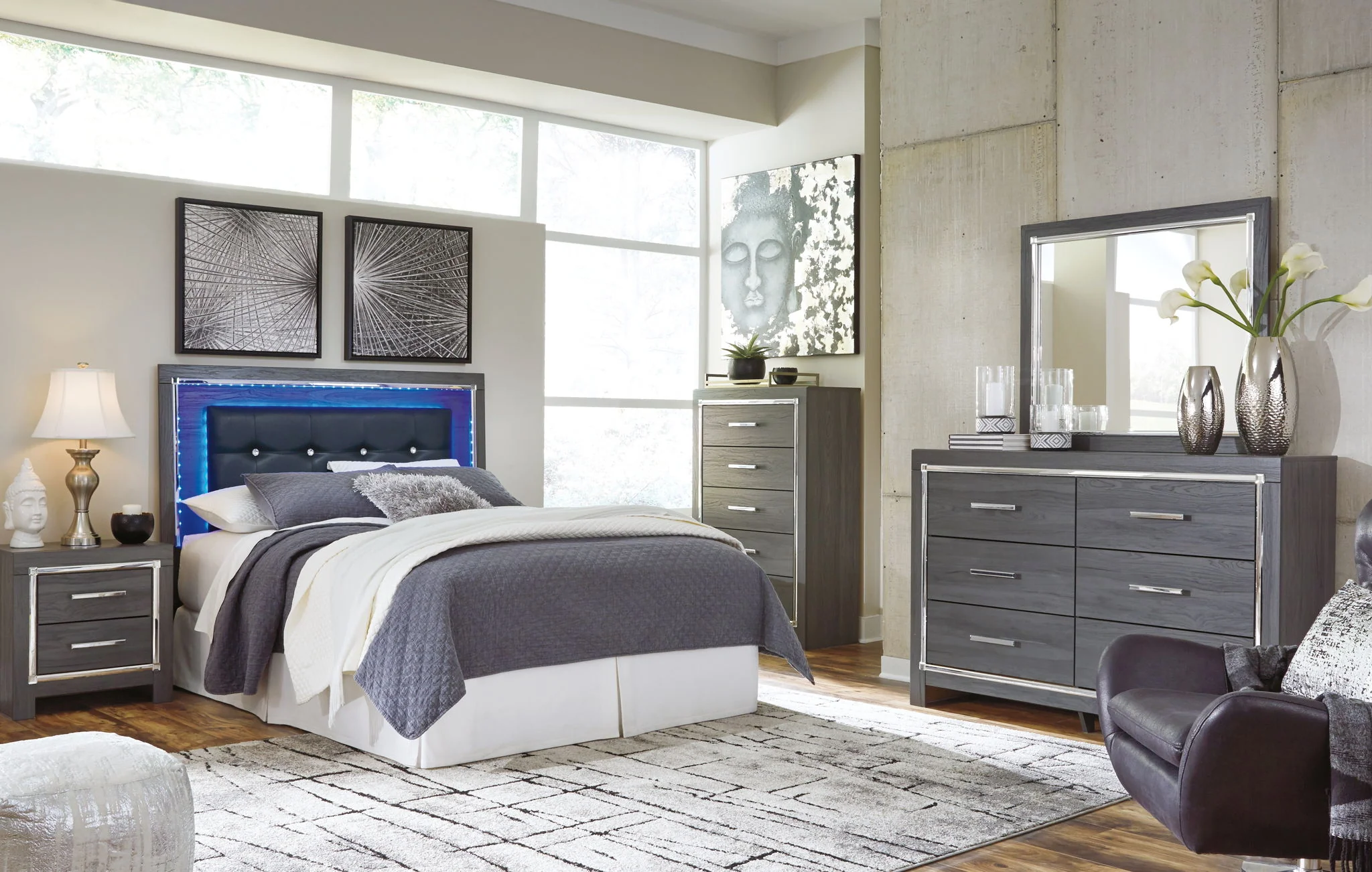 Lodanna – Upholstered Panel Bedroom Set