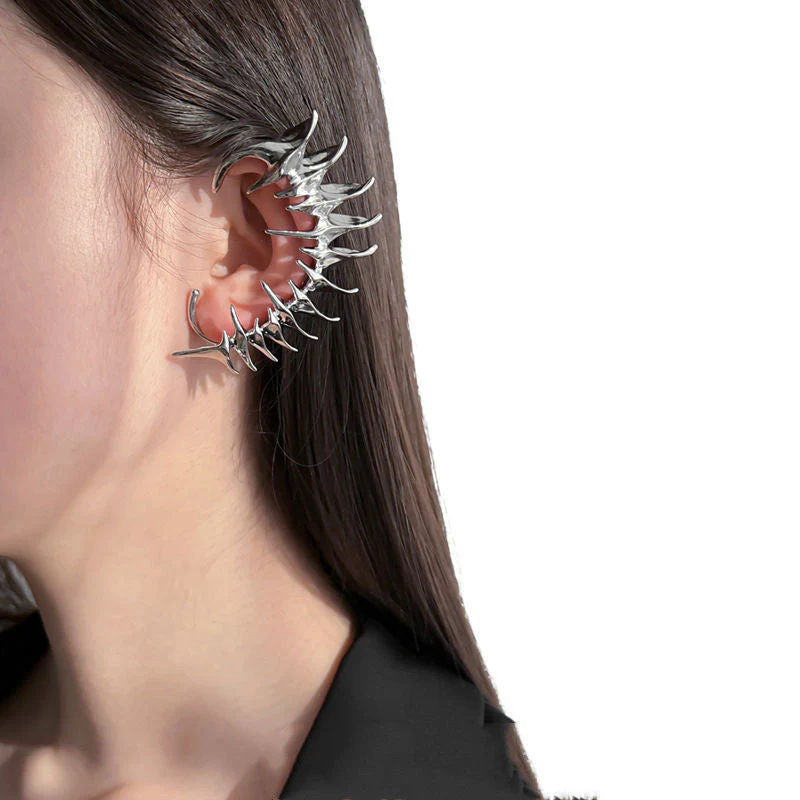 Cyberpunk Skeleton Spike Ear Clip - Image 3