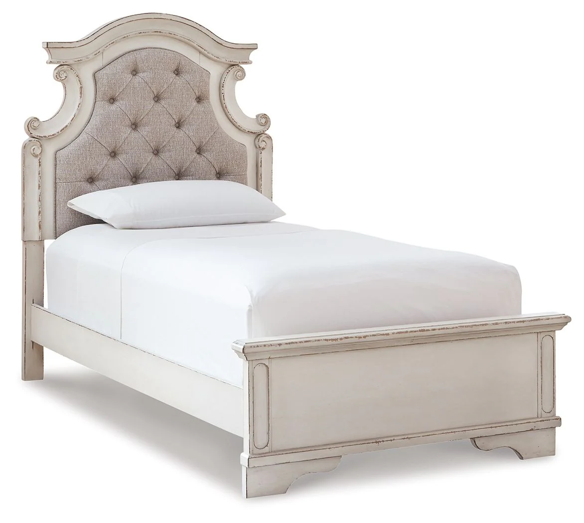 Realyn – Panel Bed