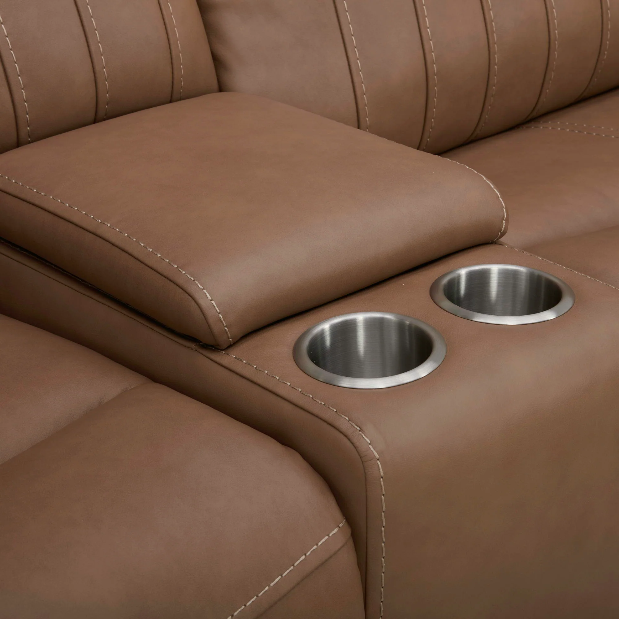 Bennett - Loveseat With Console P2 & ZG - Butternut - Image 2