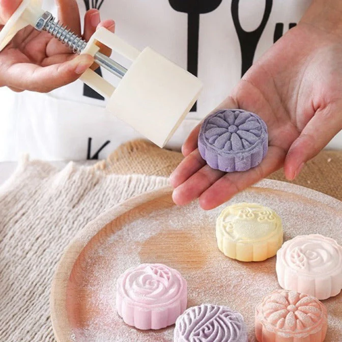 Cake Decorating Mold Press - Image 1