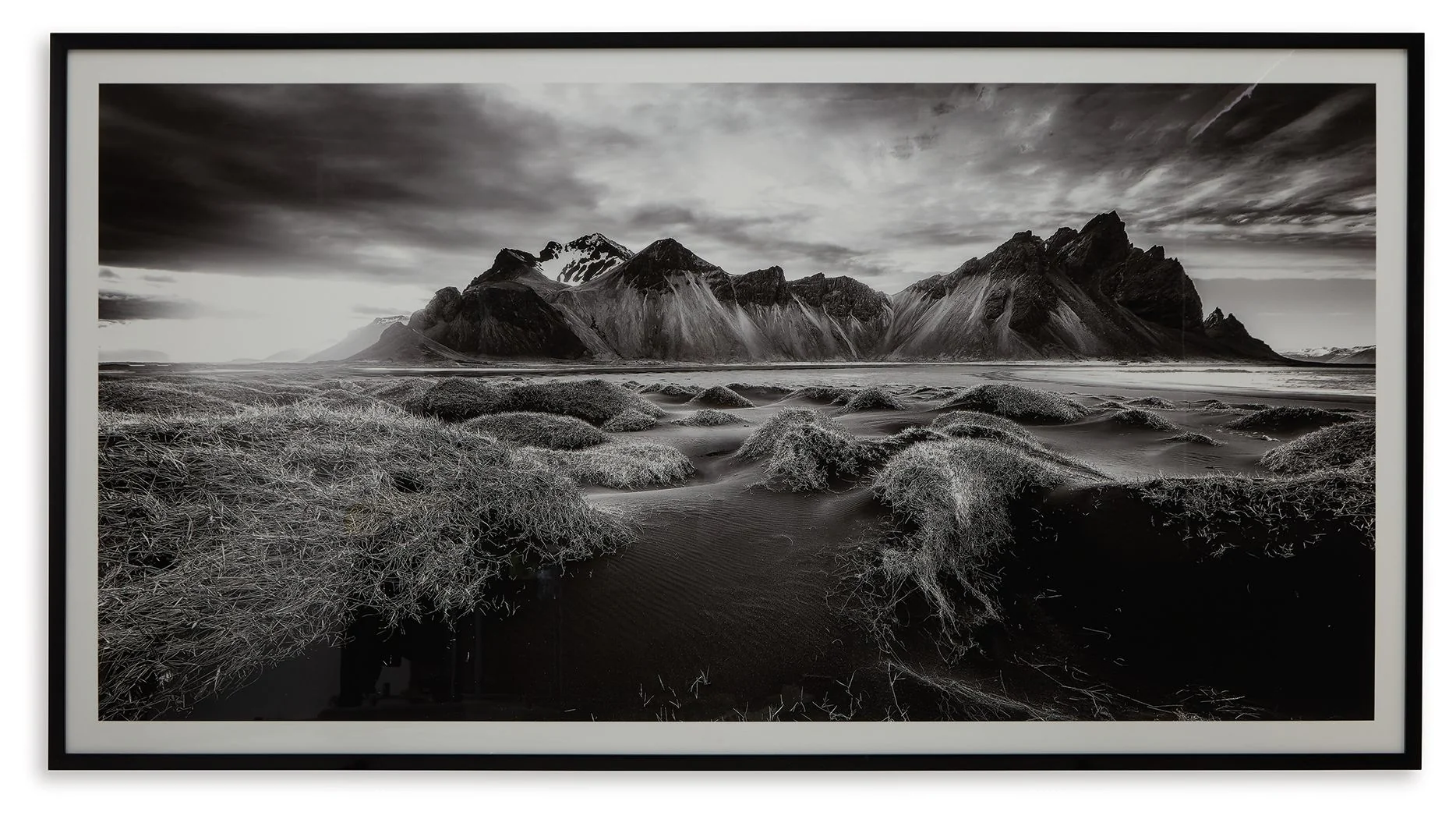 Delstone – Wall Art – Black / White