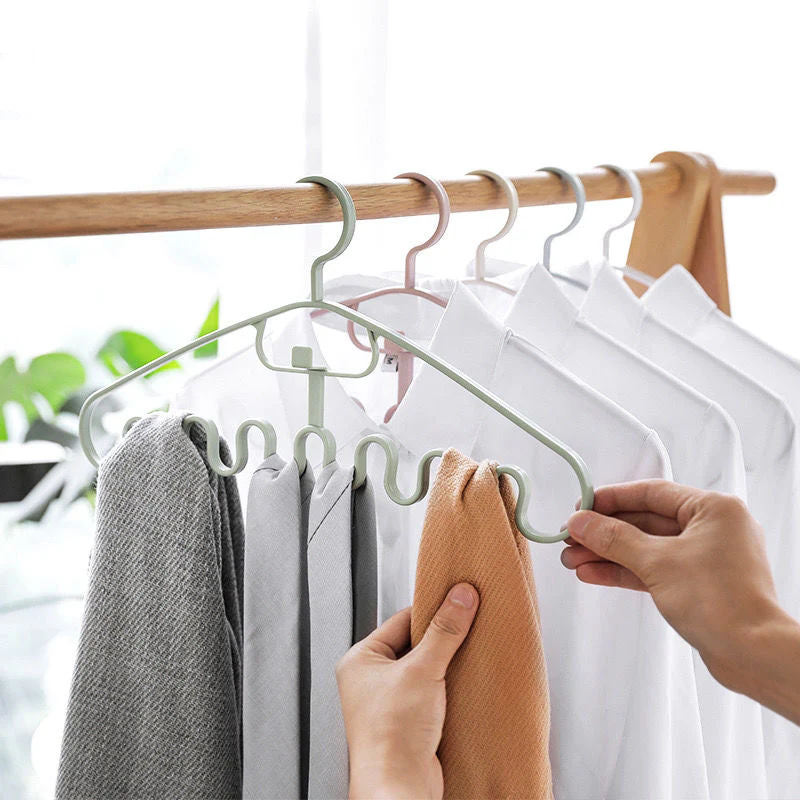 Japanese Space-Saving Wavy Cloth Hanger - Image 2