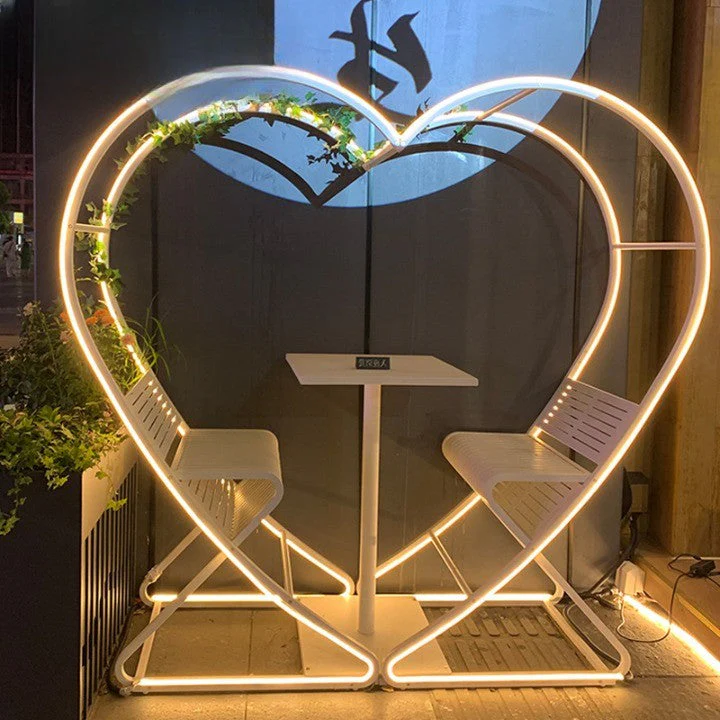 Nature Nest Outdoor Heart-Shaped Swing Bench - Image 1
