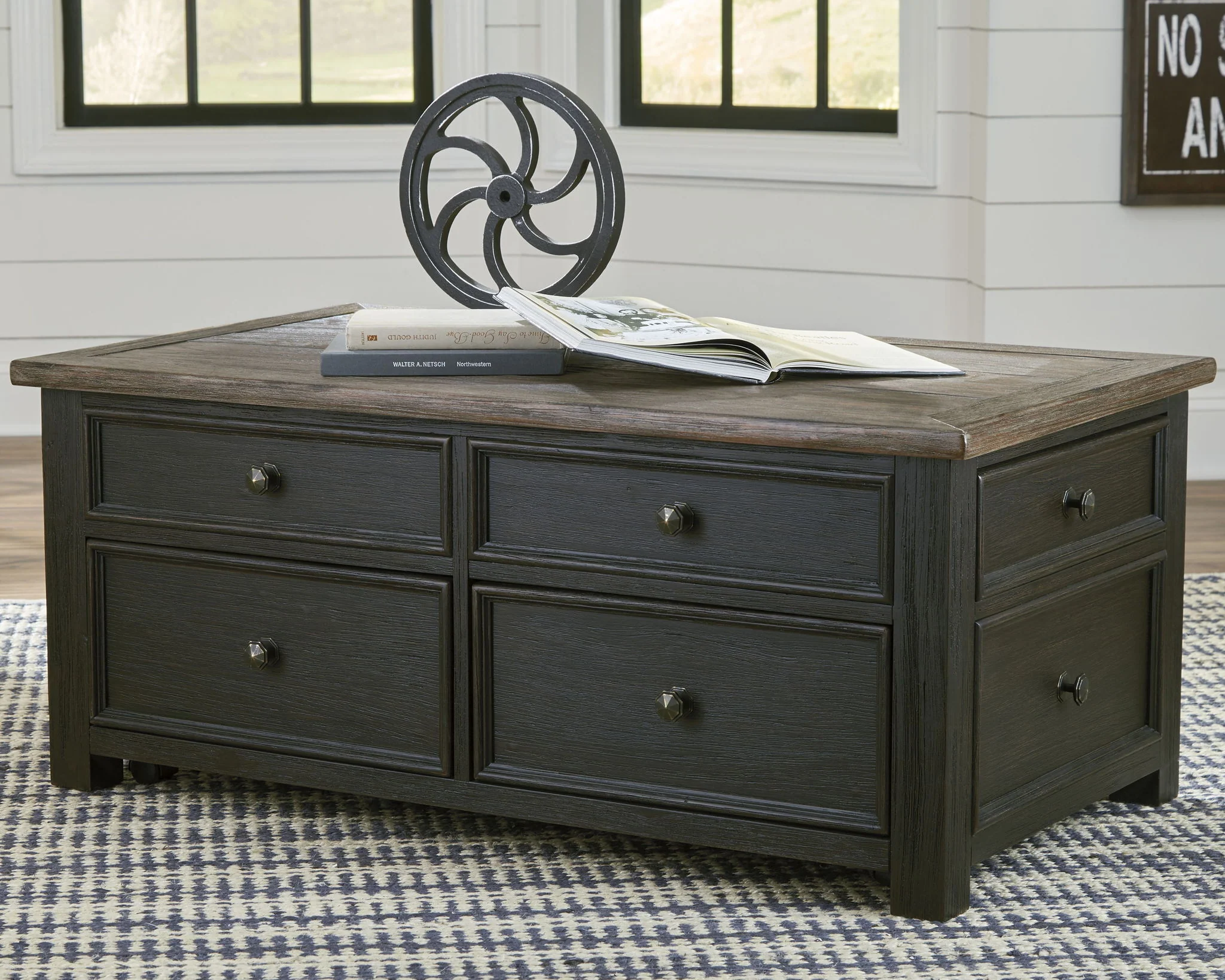Tyler Creek - Lift Top Cocktail Table - Grayish Brown / Black - Image 3