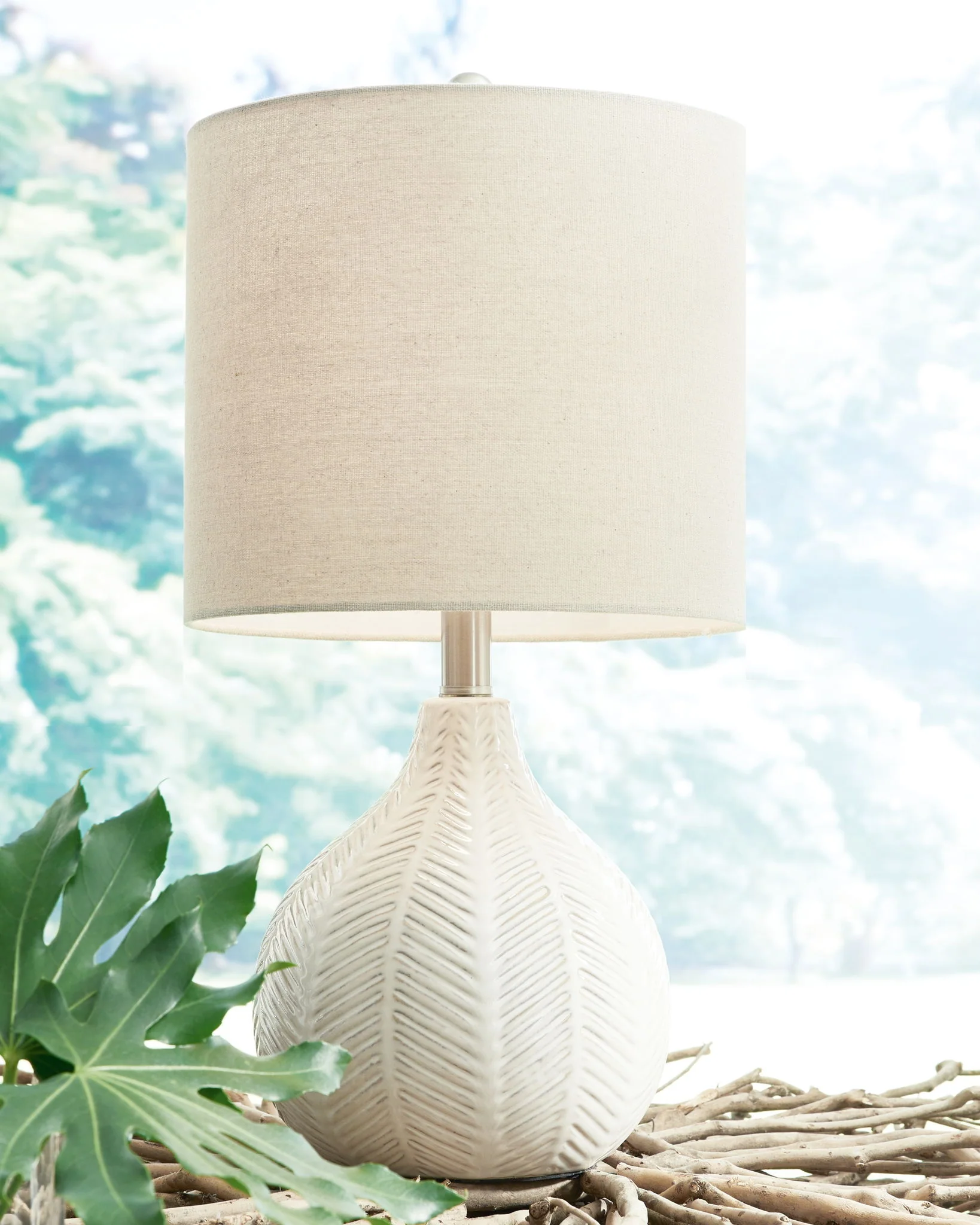 Rainermen - Ceramic Table Lamp  - Off White - Image 3