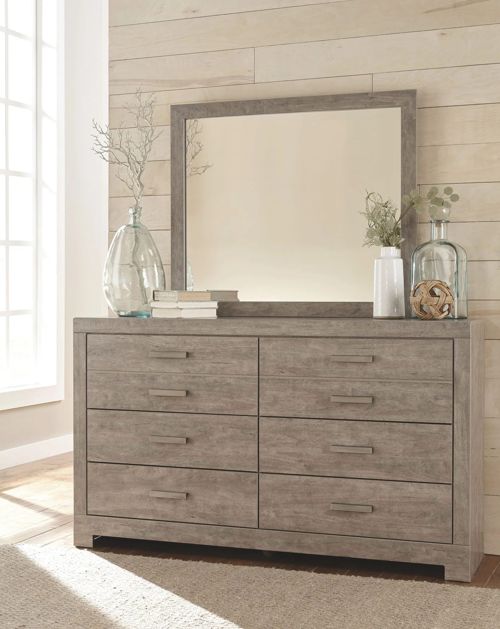 Culverbach - 5 Pc. - Dresser, Mirror, Queen Upholstered Bed, 2 Nightstands - Gray - Image 3