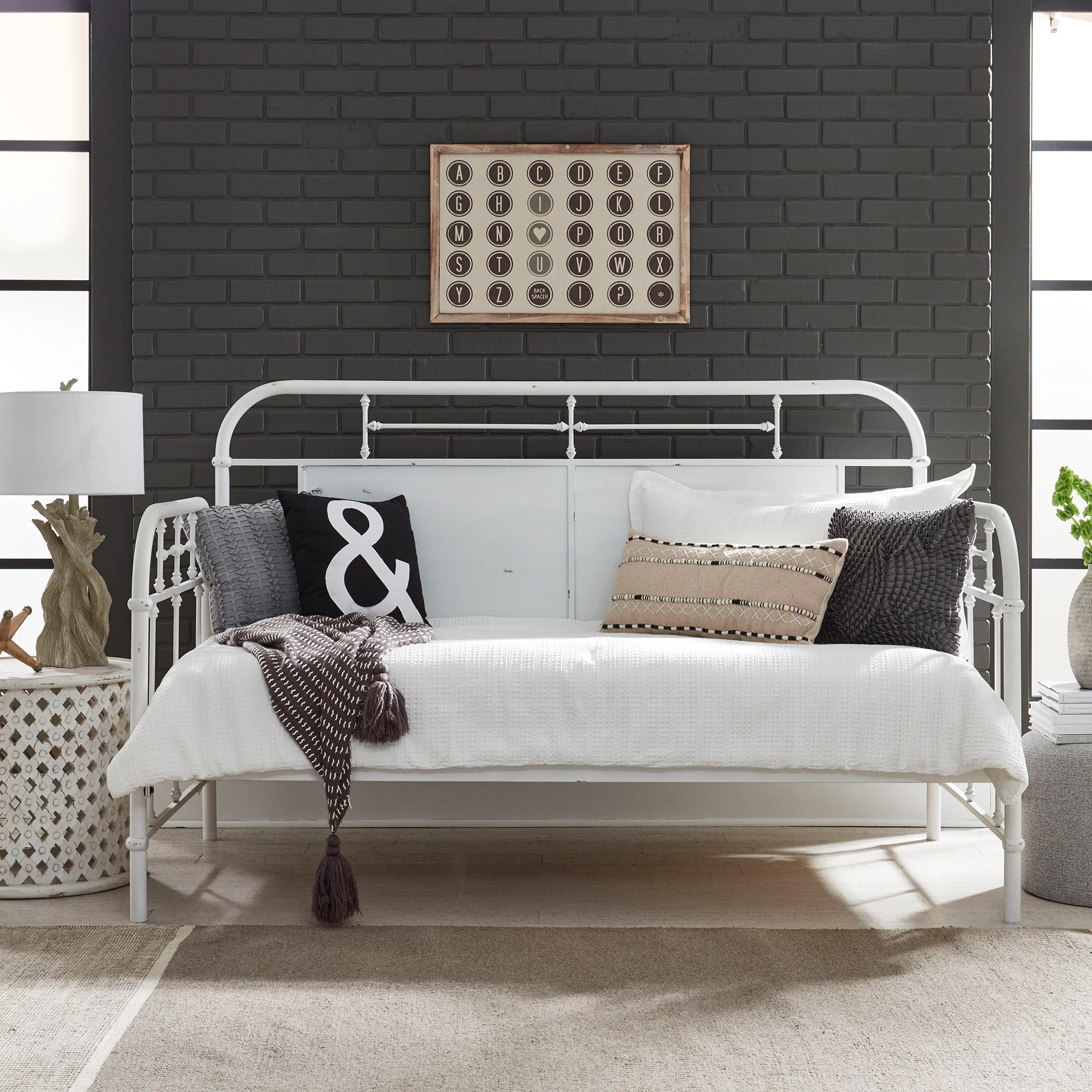 Vintage Series - Metal Day Bed - Image 1
