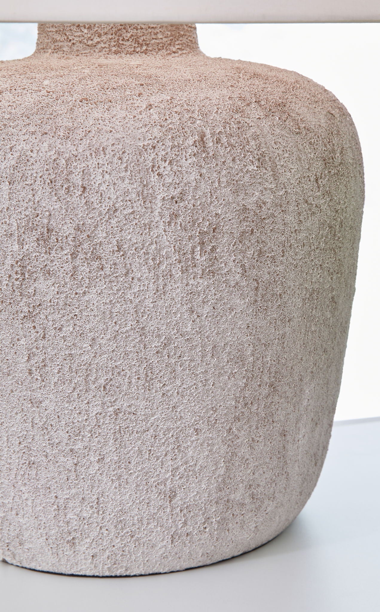 Danry - Metal Table Lamp - Distressed Cream - Image 2
