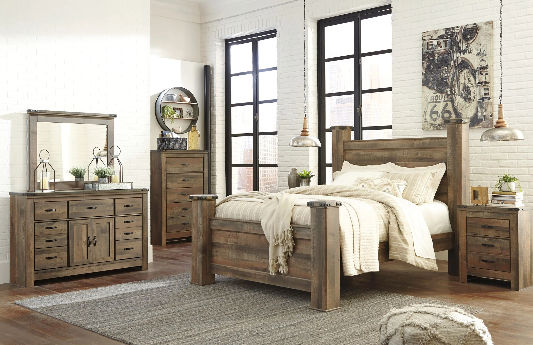 Trinell - Poster Bed - Image 3