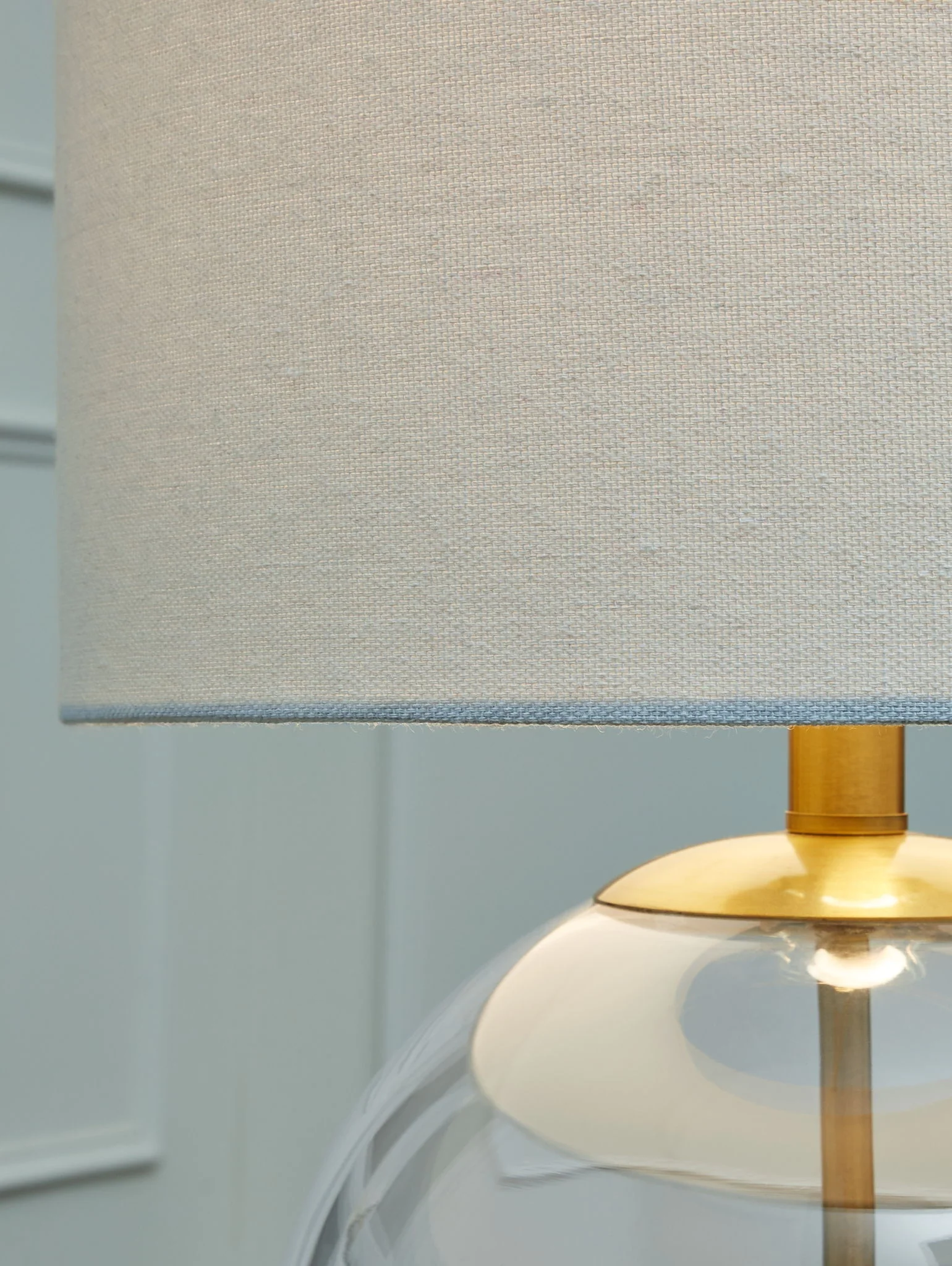 Samder - Glass Table Lamp  - White - Image 3