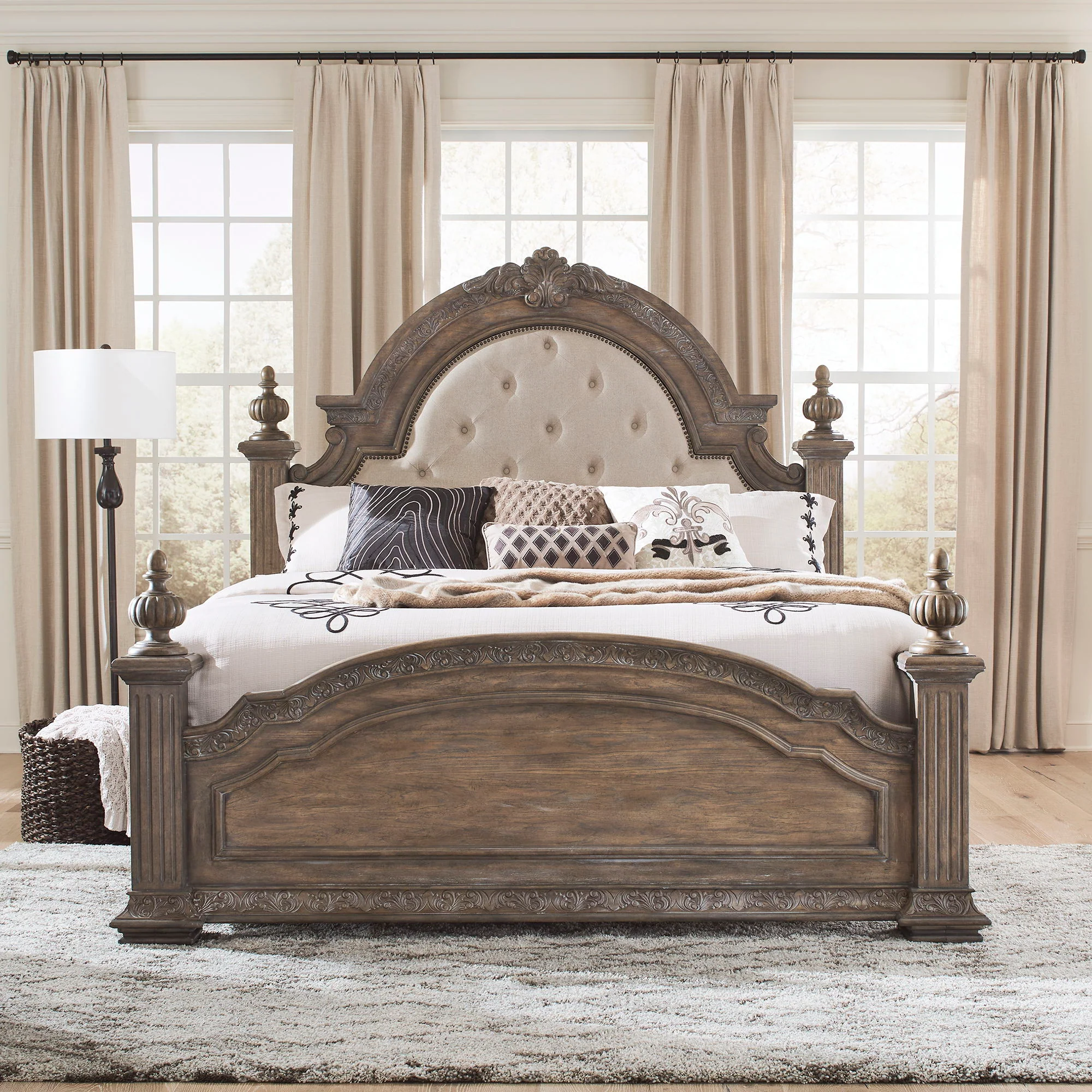 Carlisle Court - Poster Bed - Image 1