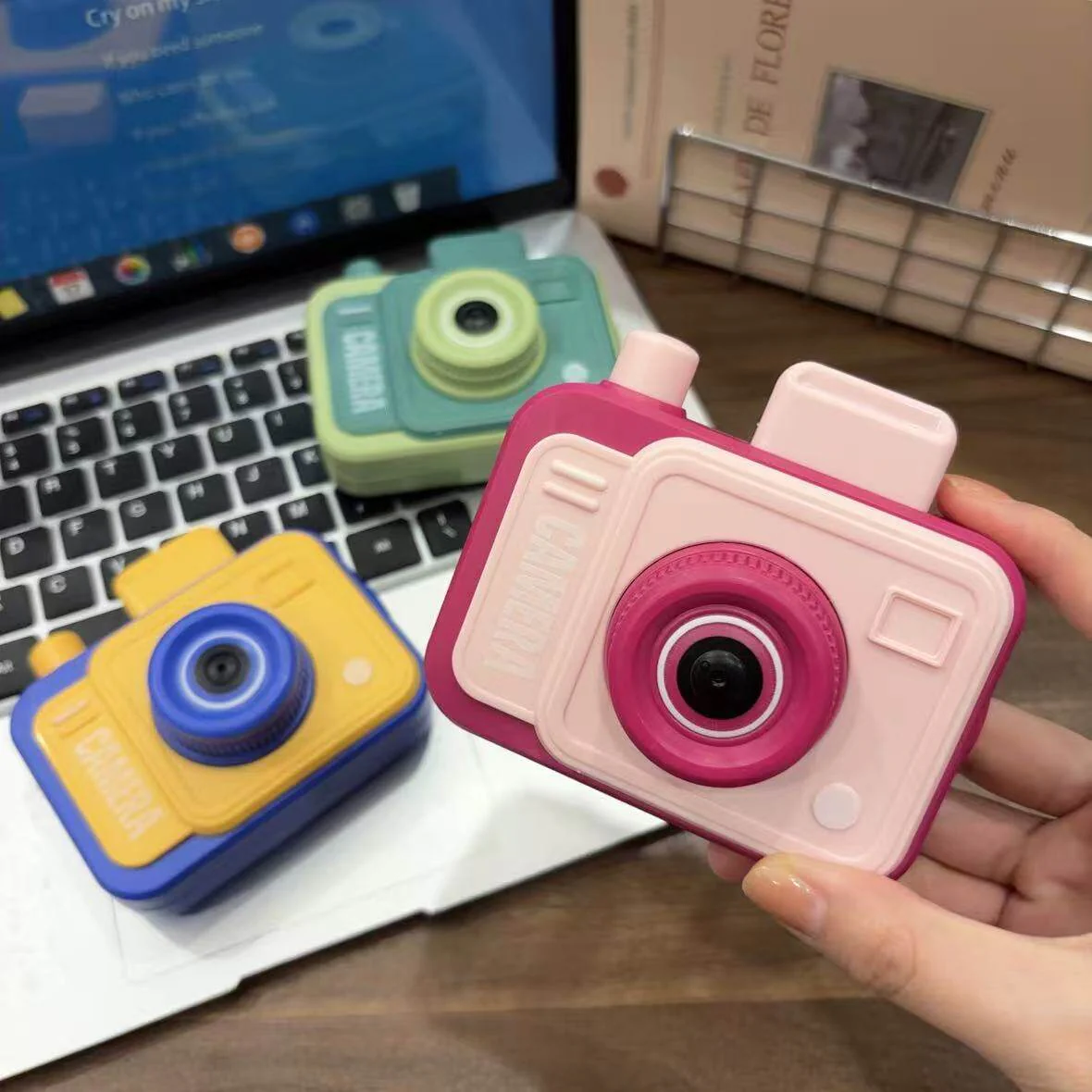 Who Got Wet Camera Water Gun Prank Toy - Image 3