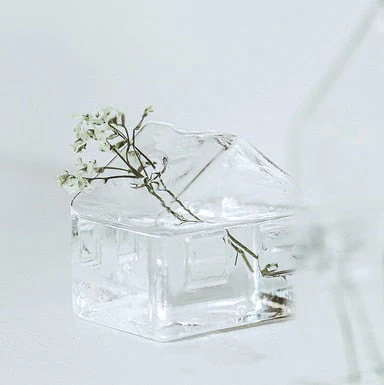 Simple Mini House Glass Flower Vase - Image 2