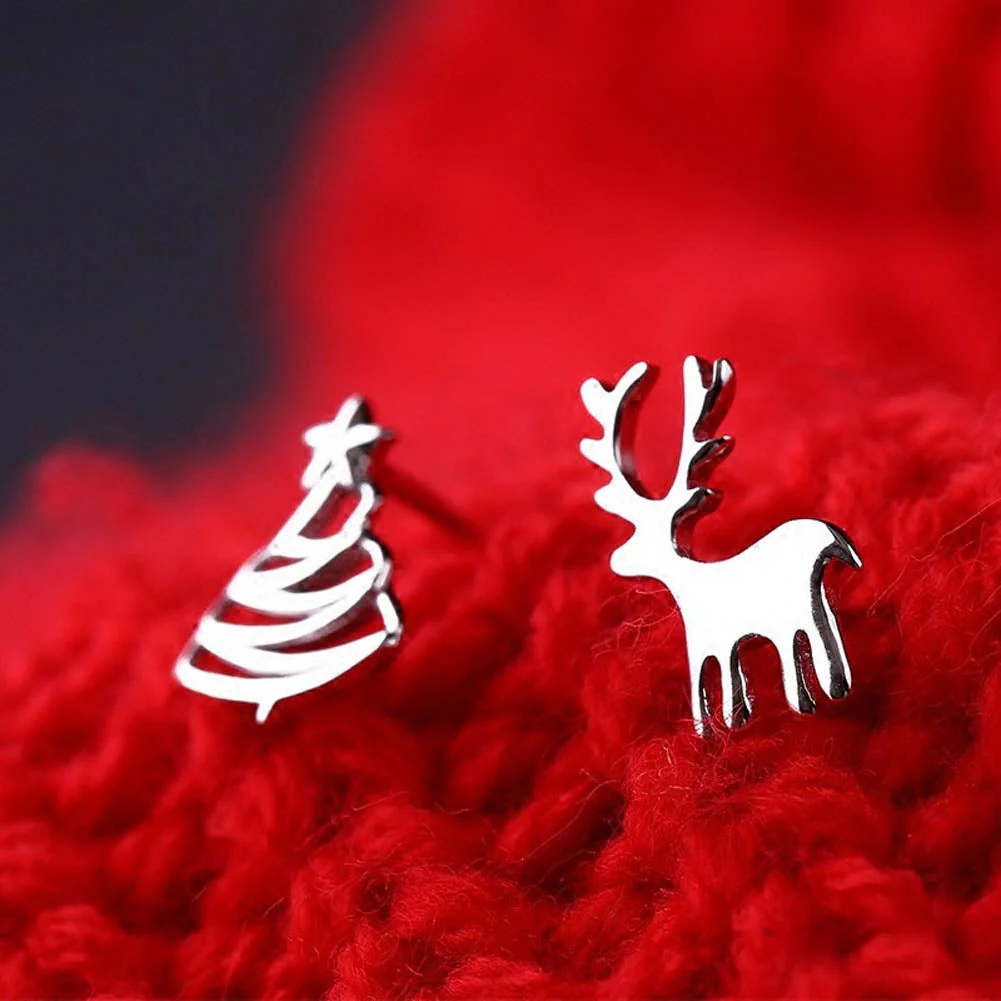 Charming Christmas Time Design Earrings - Image 3