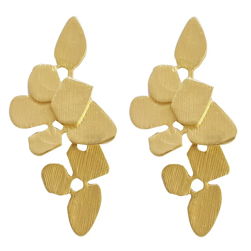 Elegant Timeless Leaf Retro Earrings - Image 3