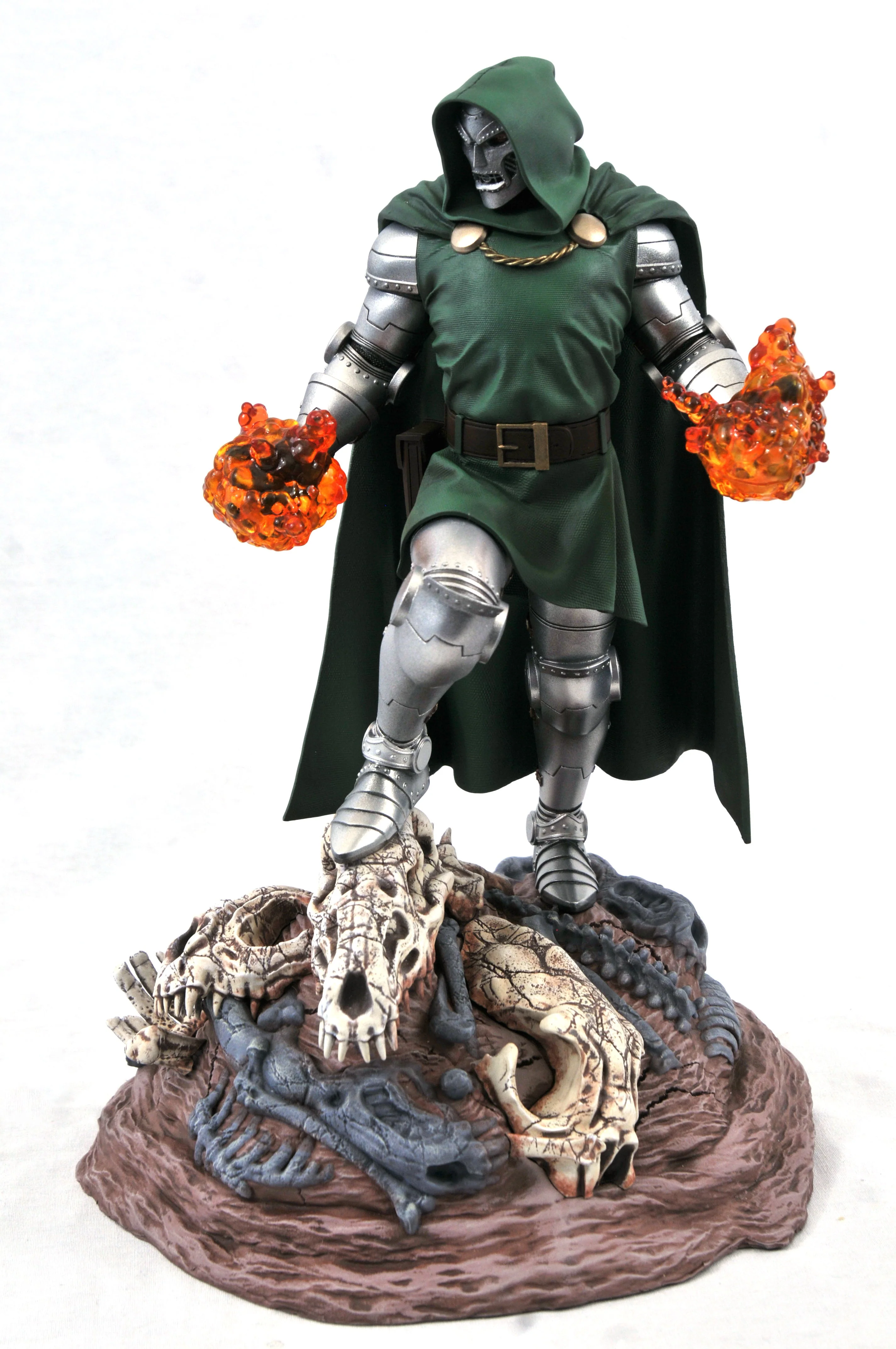 Diamond Select Toys Marvel Gallery Doctor Doom PVC Statue - Image 1