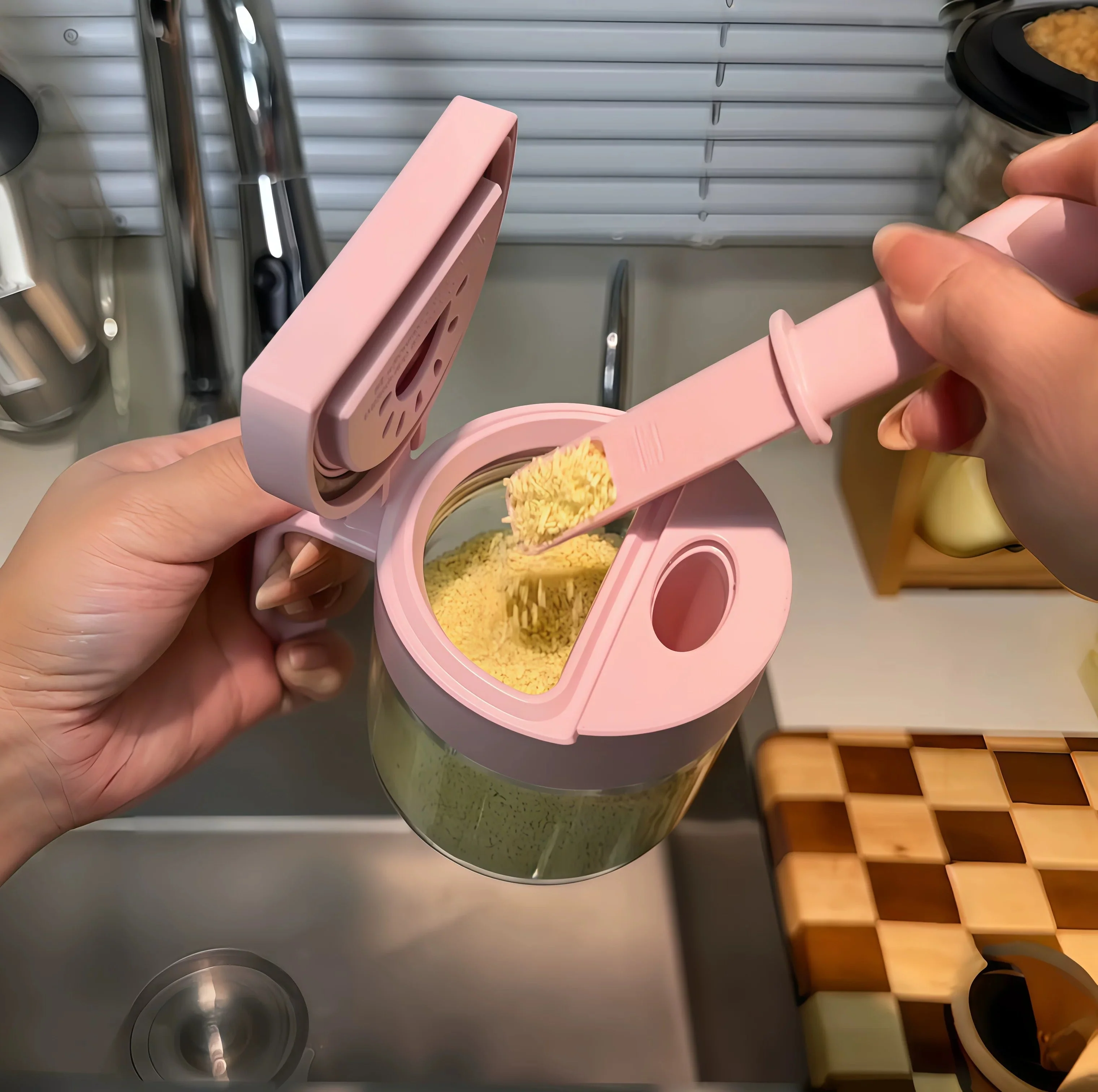 Zero Drip Airtight Smart Measuring Seasoning Jar - Image 3