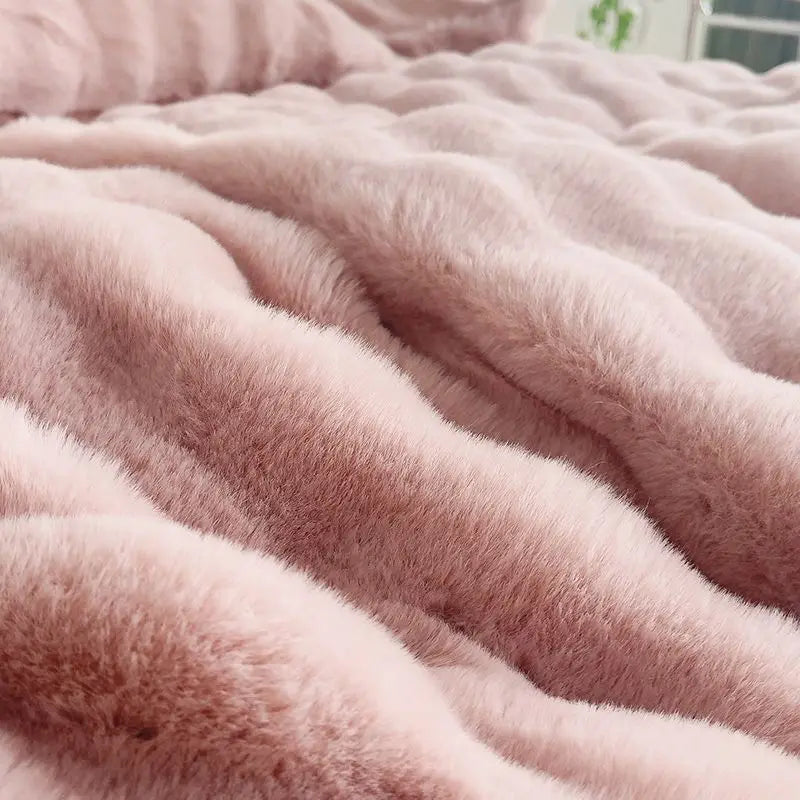 Cloud-Like Luxury Cozy Fluffy Bedding Set - Image 3