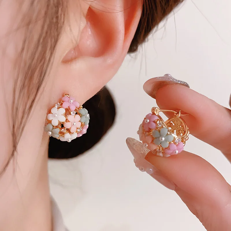 Zircon Pearl Flower Elegant Earrings - Image 1