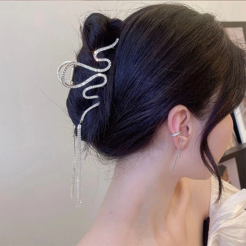 Timeless Retro Hair Claw Grip - Image 2