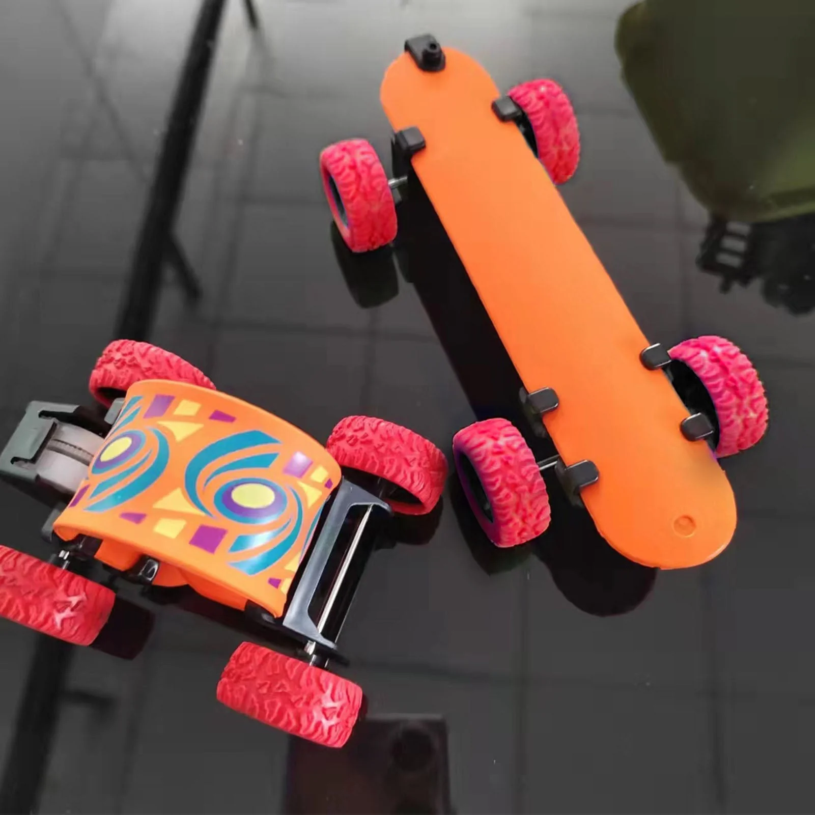 Fingertip Skateboard Anti-Stress Toy - Image 1