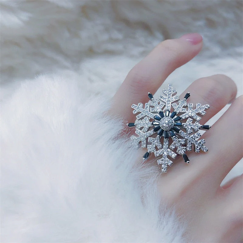 Winter Snowflake Rotating Ring - Image 1