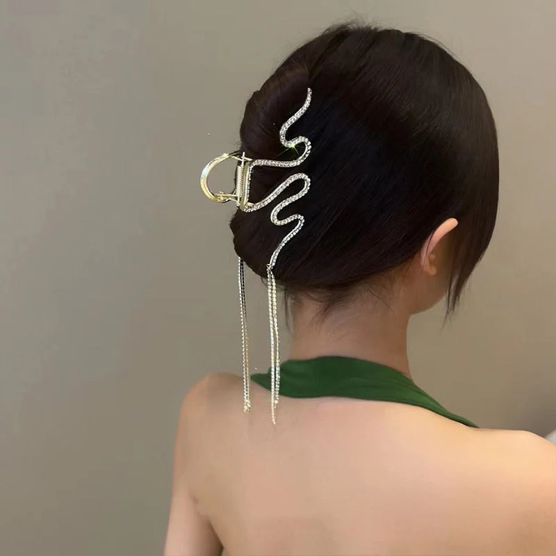 Timeless Retro Hair Claw Grip - Image 3