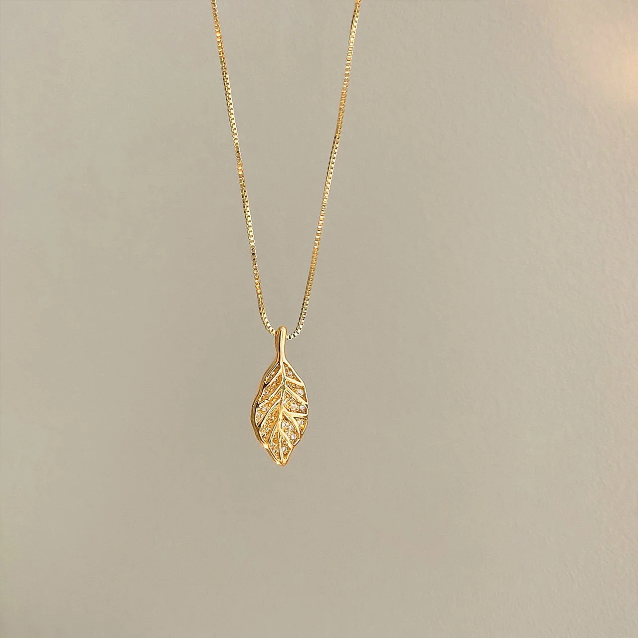Nature Sparkle Tree Leaf Pendant Necklace - Image 3