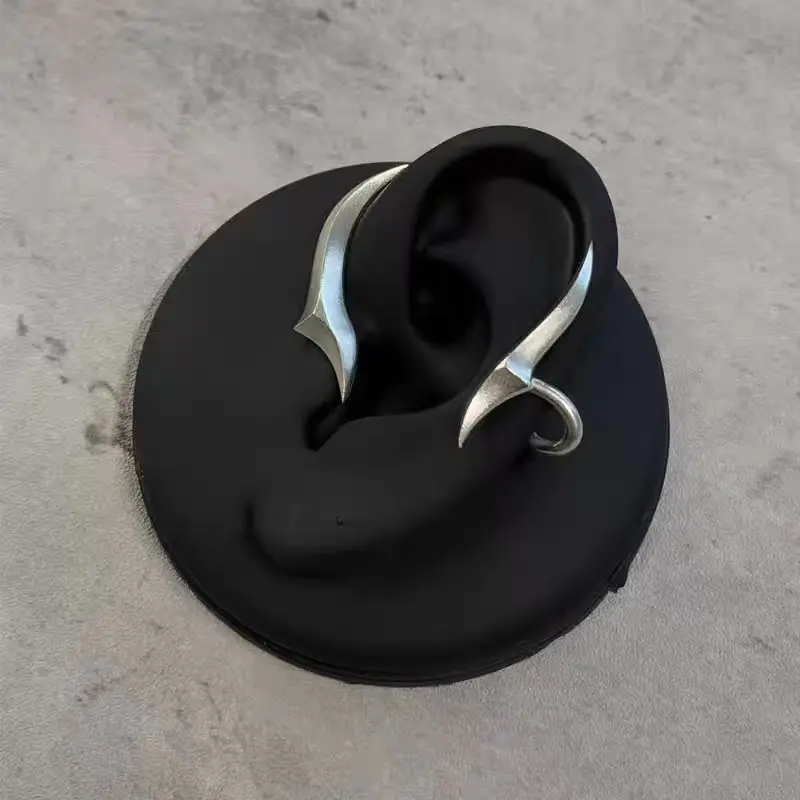 Night Arc Japanese Ear Cuff - Image 2