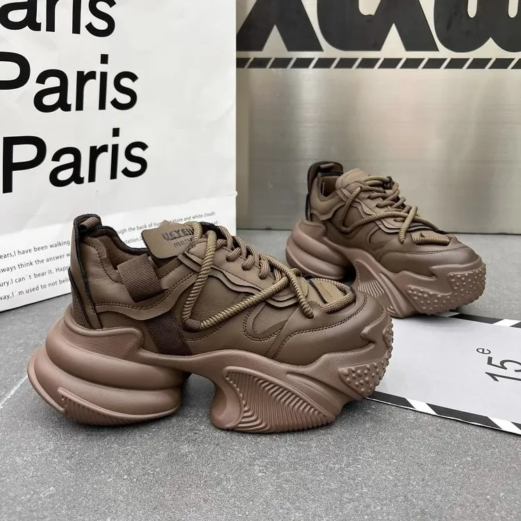 Metro Streetwear Dynamic Women Sneakers - Image 1