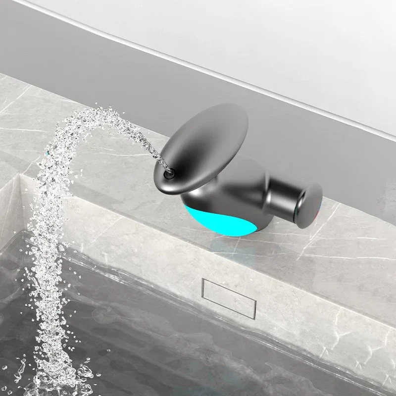 Luminous Pull Out Modern Faucet - Image 3
