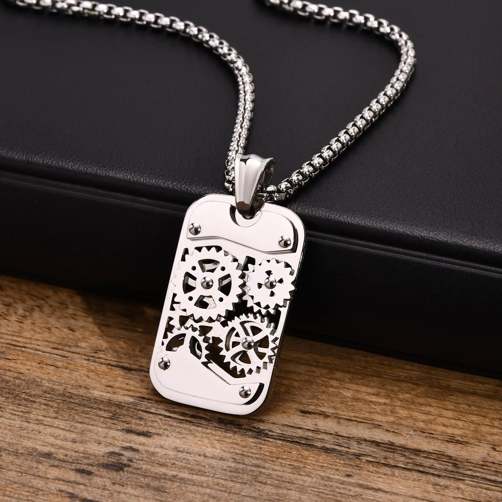 Mechanical Gear Spinner Bold Necklace - Image 1