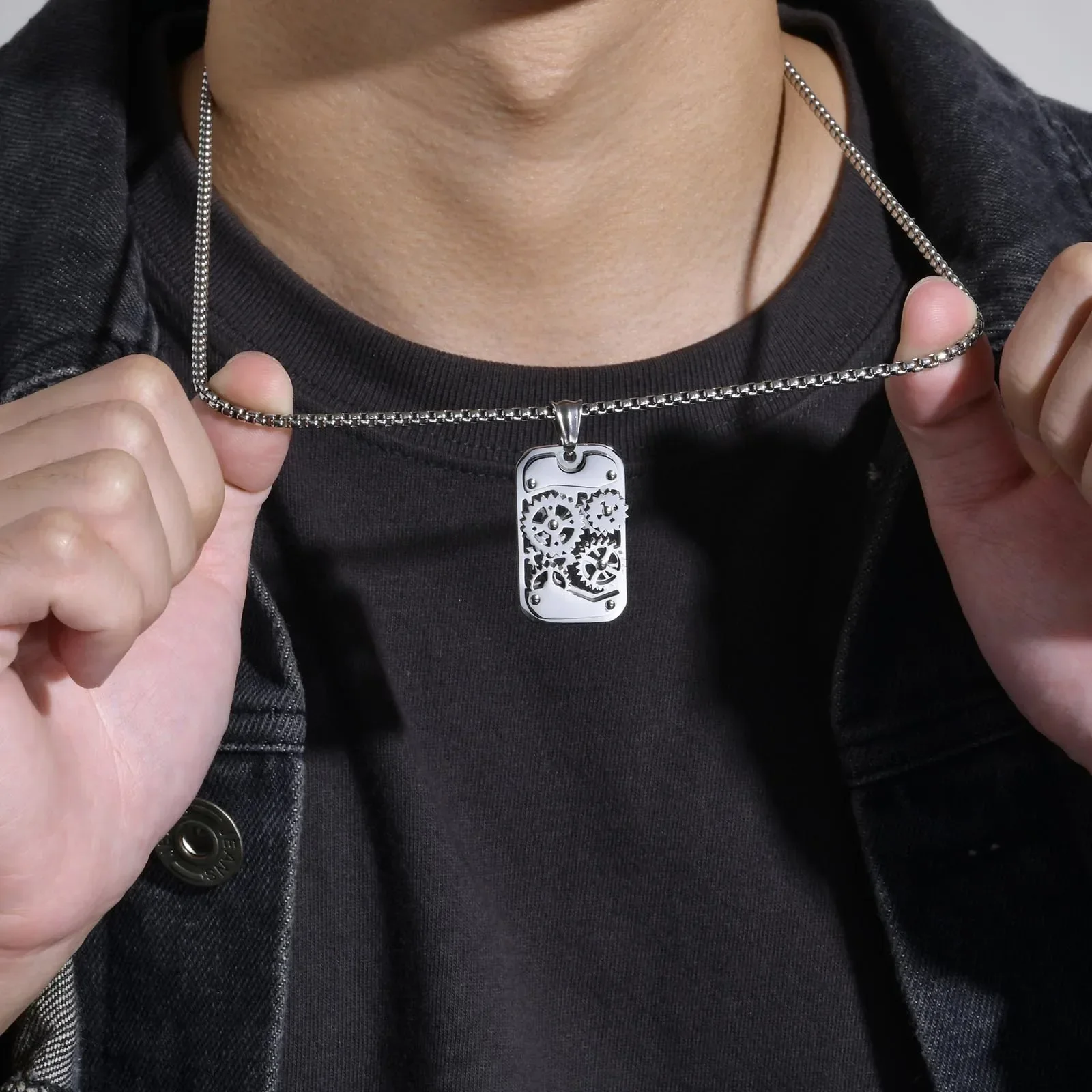 Mechanical Gear Spinner Bold Necklace - Image 3