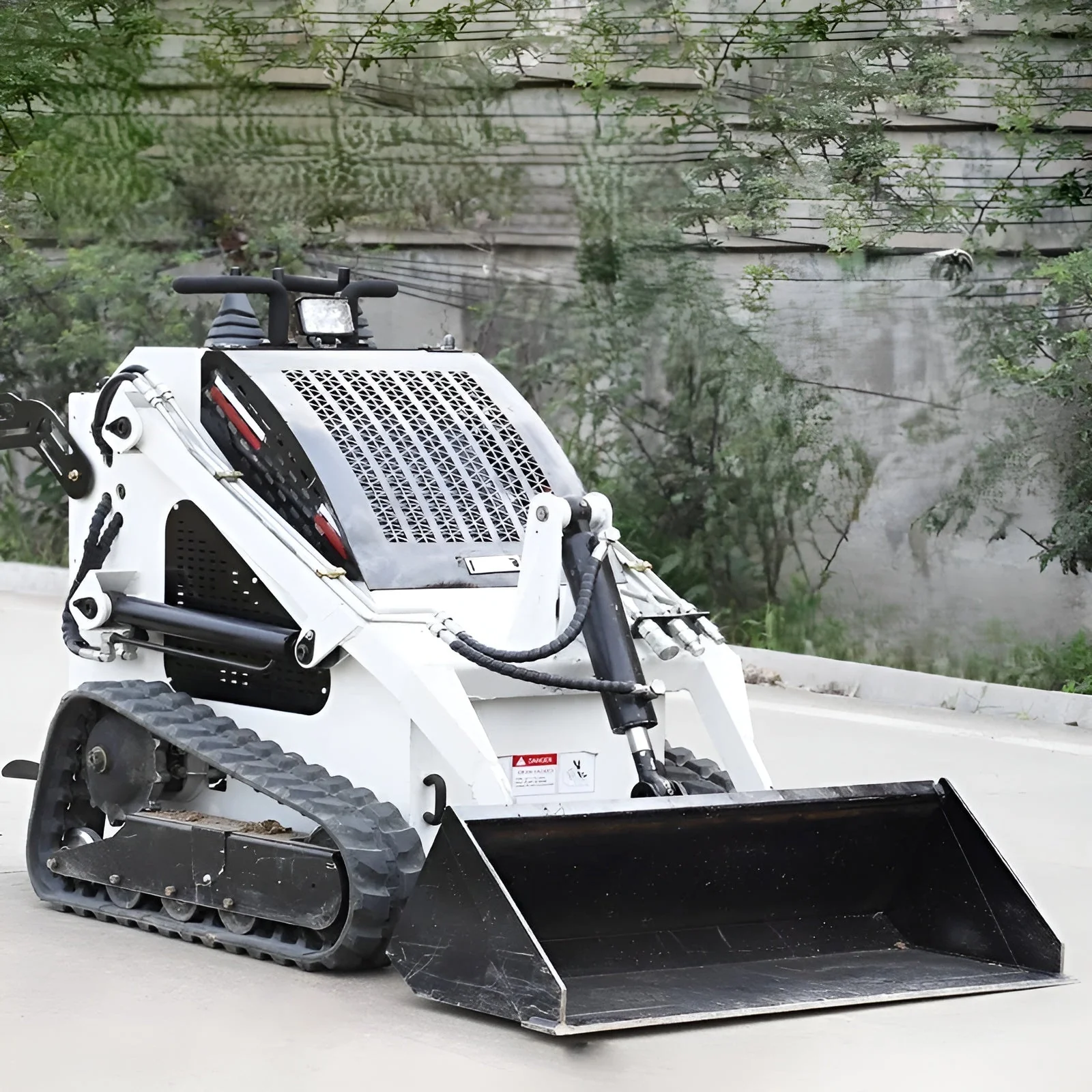 All-Terrain Mini Heavy Hydraulic Duty Loader - Image 1