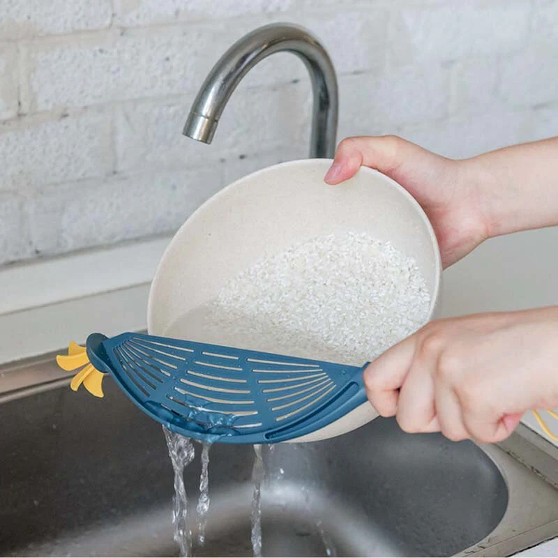 Rice Washing Multifunctional Drainer Spoon - Image 1