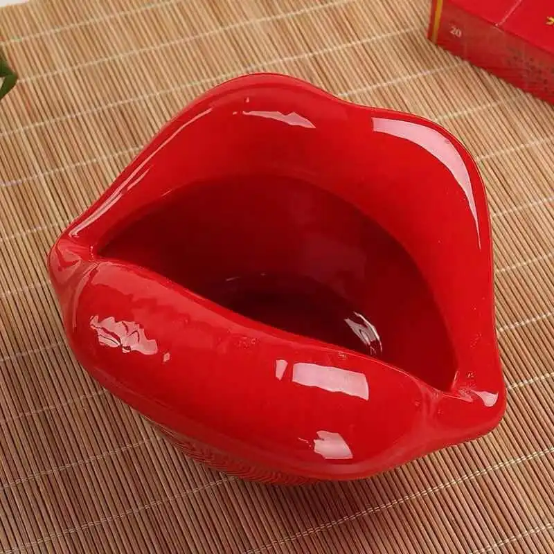 Kiss Me Creative Ashtray - Image 3