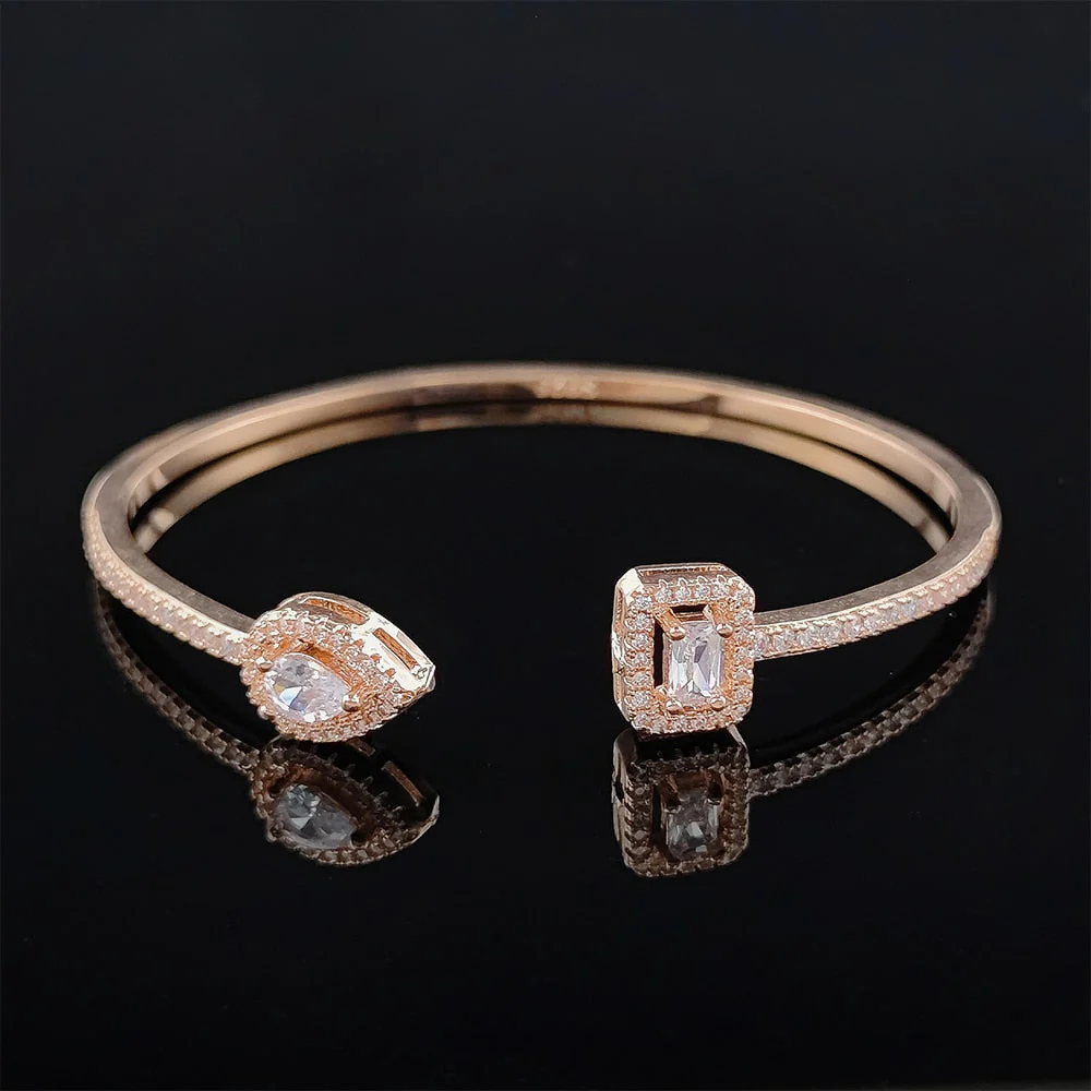 Love Designer Luxury  Butterfly Adjustable Open Bracelet - Image 2