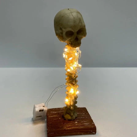 Skeleton Skull Table Lamp - Image 2
