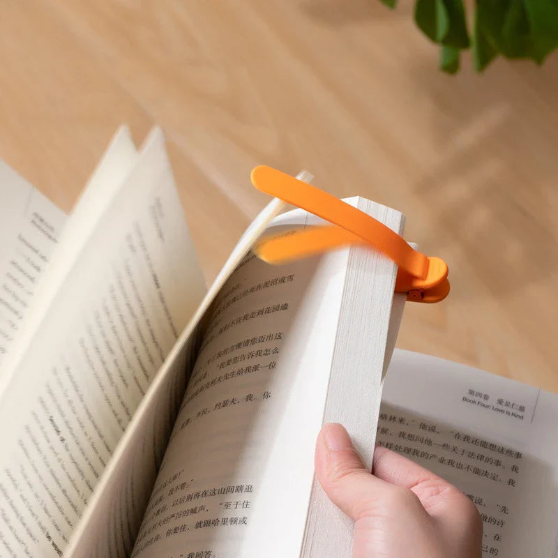 Always Read Automatic Page Turner Bookmark - Image 2